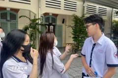 Hà Nội bố trí 6 điểm cấp tài khoản cho các thí sinh để hỗ trợ thí sinh tự do đăng ký xét tuyển đại học năm 2025. (Ảnh: Thu Hoài/TTXVN)
